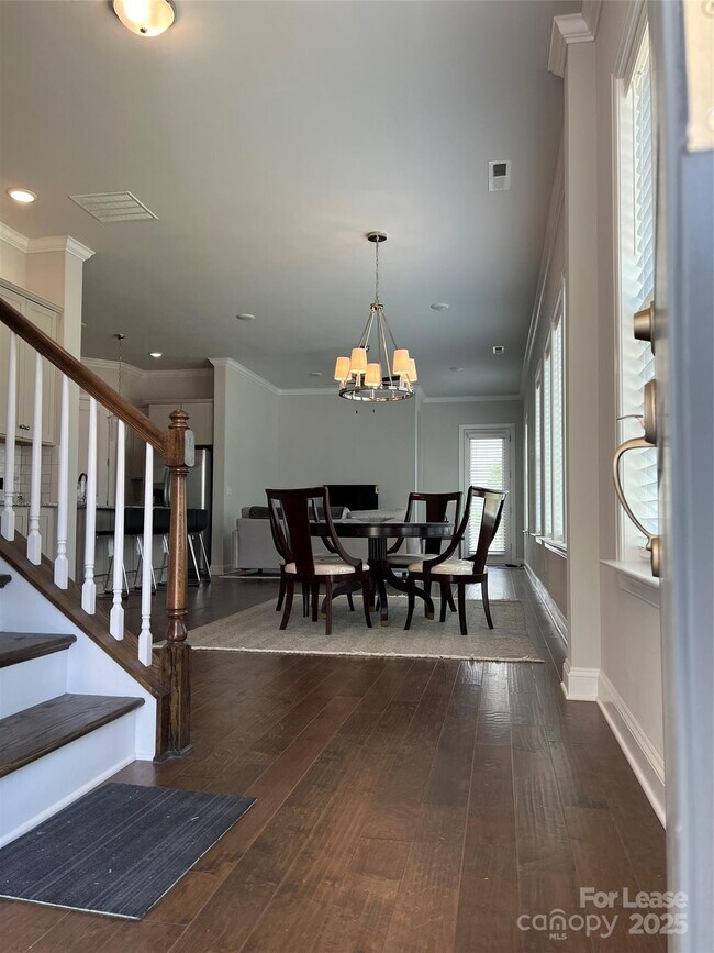Foto del edificio - 9735 Briarwick Ln