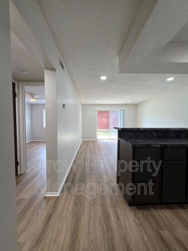 Building Photo - 649 S 18th St