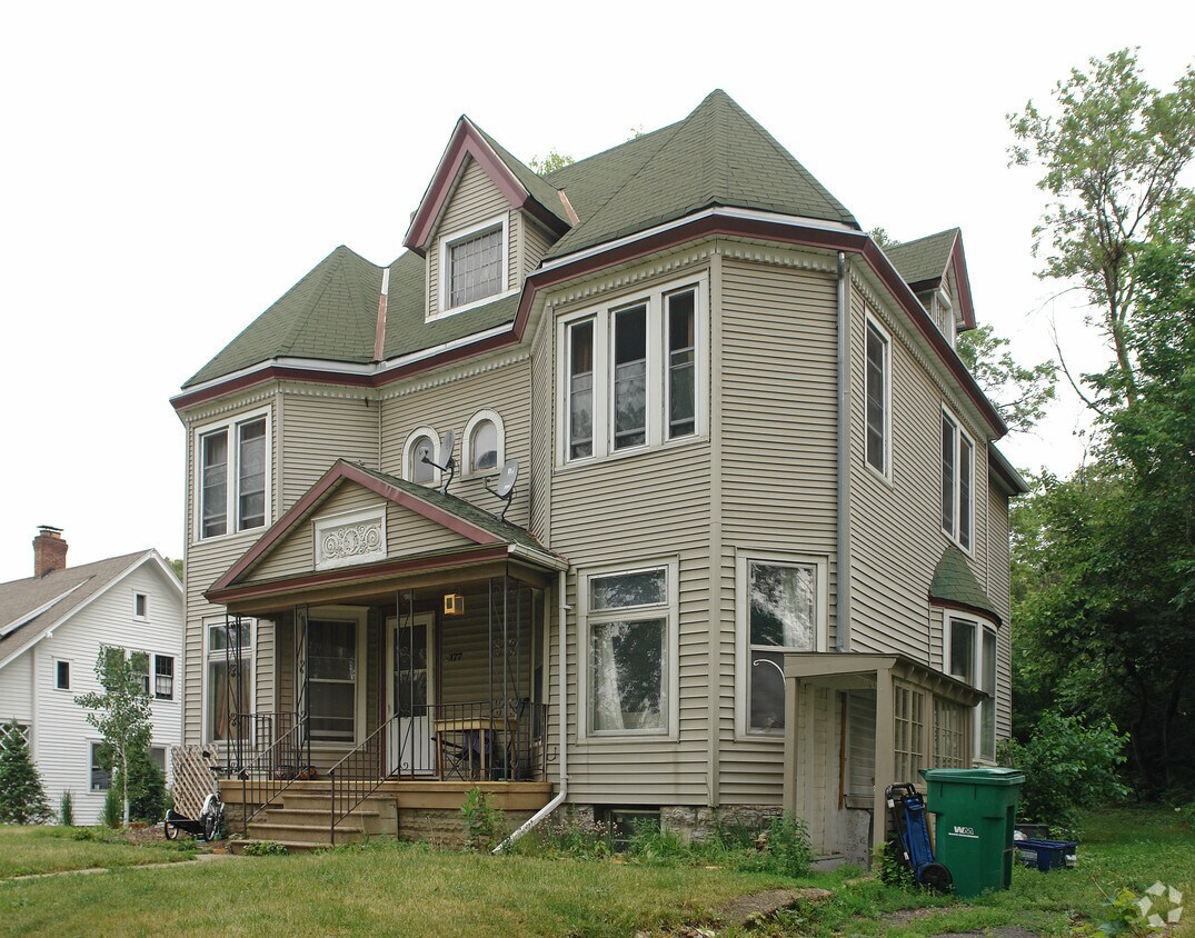 Building Photo - 2177 Knapp St