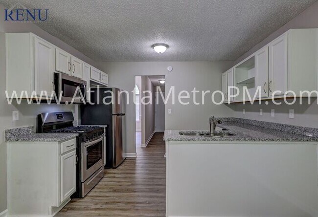 Foto del edificio - Now Available!