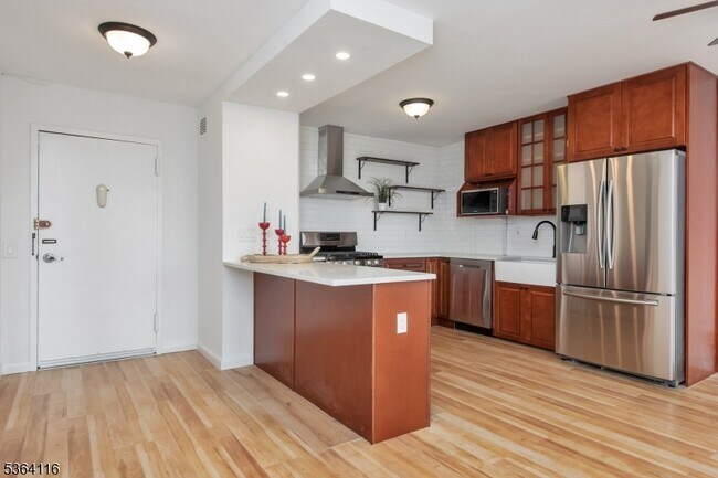 Foto del edificio - 530 Valley Rd