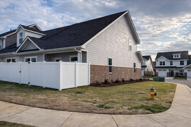 Foto del edificio - 532 Rohan Dr