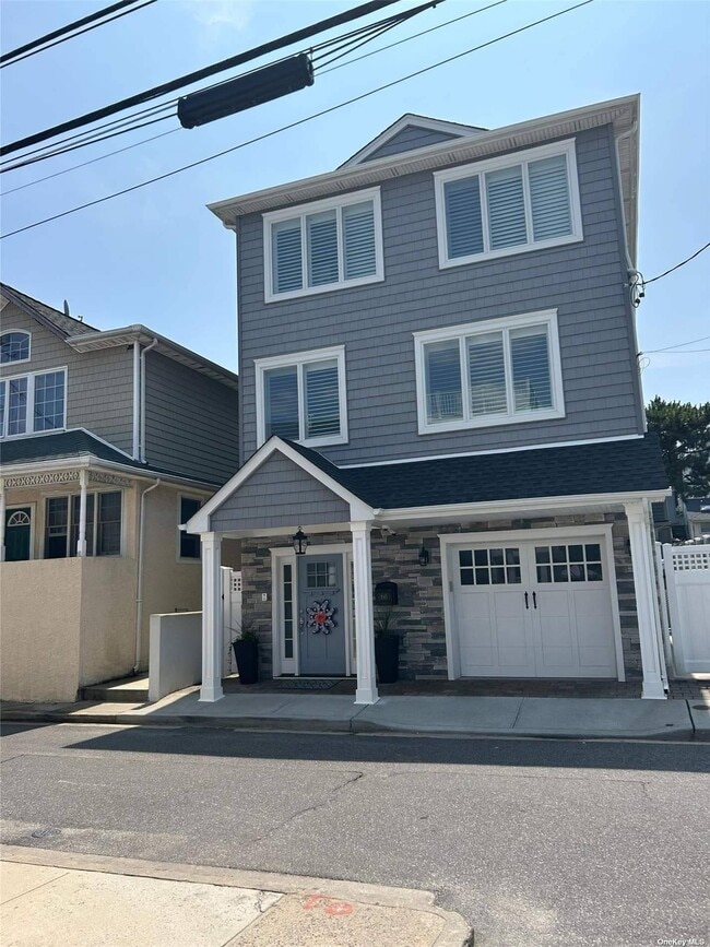 Building Photo - 190 Oceanview St