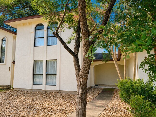 Foto del edificio - Move-In Special. 1 Month Free Rent with a 12-month lease