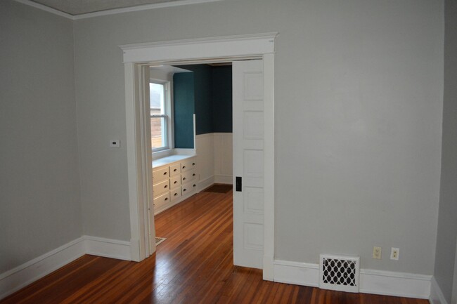Foto del edificio - 109 Fairview Ave