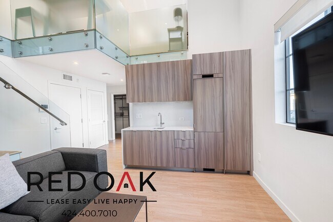 Foto del edificio - 11649 Mayfield Ave
