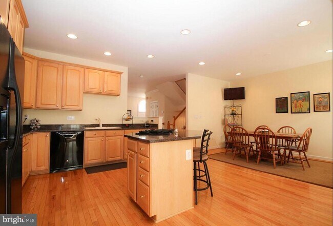 Foto del edificio - 4553 Fair Valley Dr