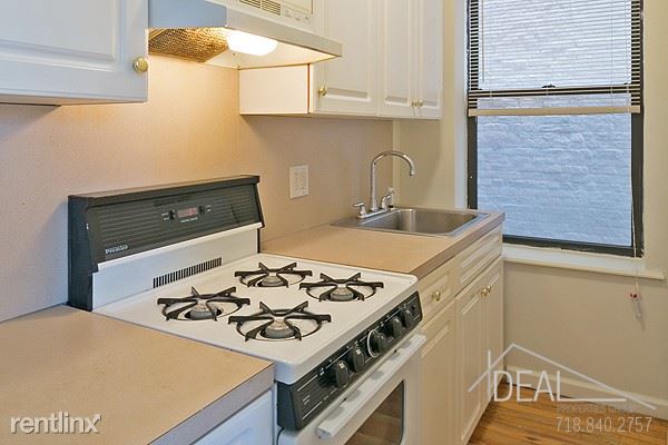 Foto del edificio - 384 Clinton Ave