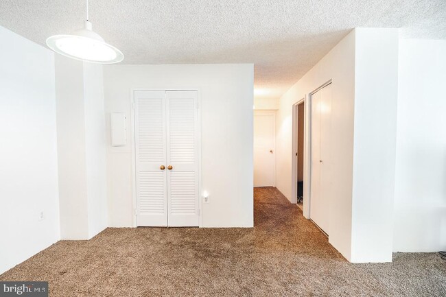 Foto del edificio - 5300 Holmes Run Pkwy