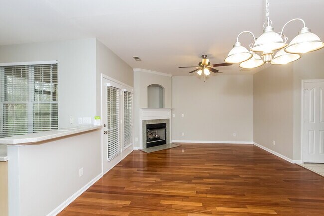 Foto del edificio - 10926 Princeton Commons Dr