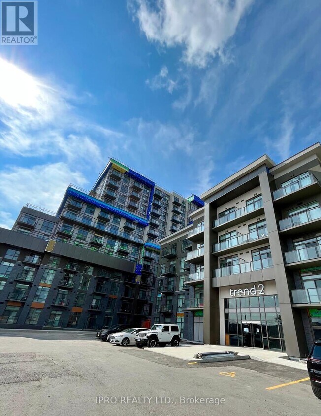 Primary Photo - 460-460 Dundas St E