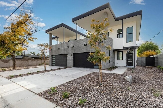 Building Photo - *MOVE IN SPECIAL* NEW CONSTRUCTION! Fully ...