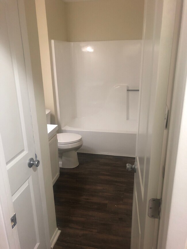 Foto del edificio - 4 bed, 2 bath House in Des Moines