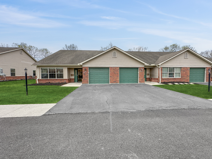 Foto principal - SENIOR INDEPENDENT LIVING COMMUNITY IN FAR...