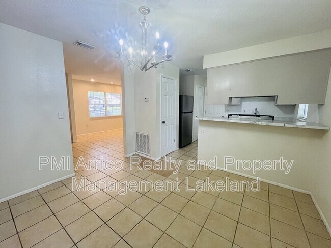 Building Photo - 1207 Robert King High Dr