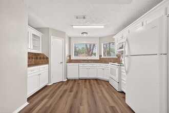 Building Photo - 13215 Vista Oro Dr
