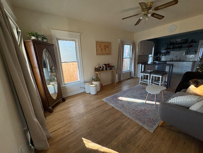 Foto del edificio - 215 N Grant Ave