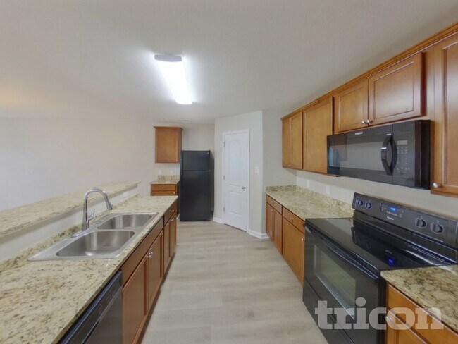 Foto del edificio - 3204 Dizzy Dean Dr