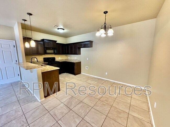 Building Photo - 115 Bison Ct Way