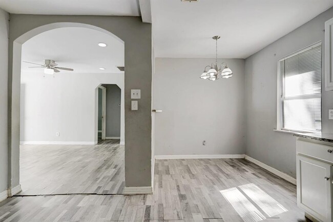 Foto del edificio - 7438 Bywood St