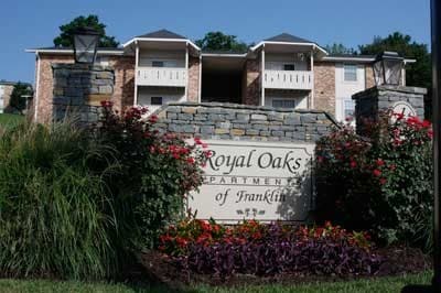 Building Photo - Royal Oaks Apartments