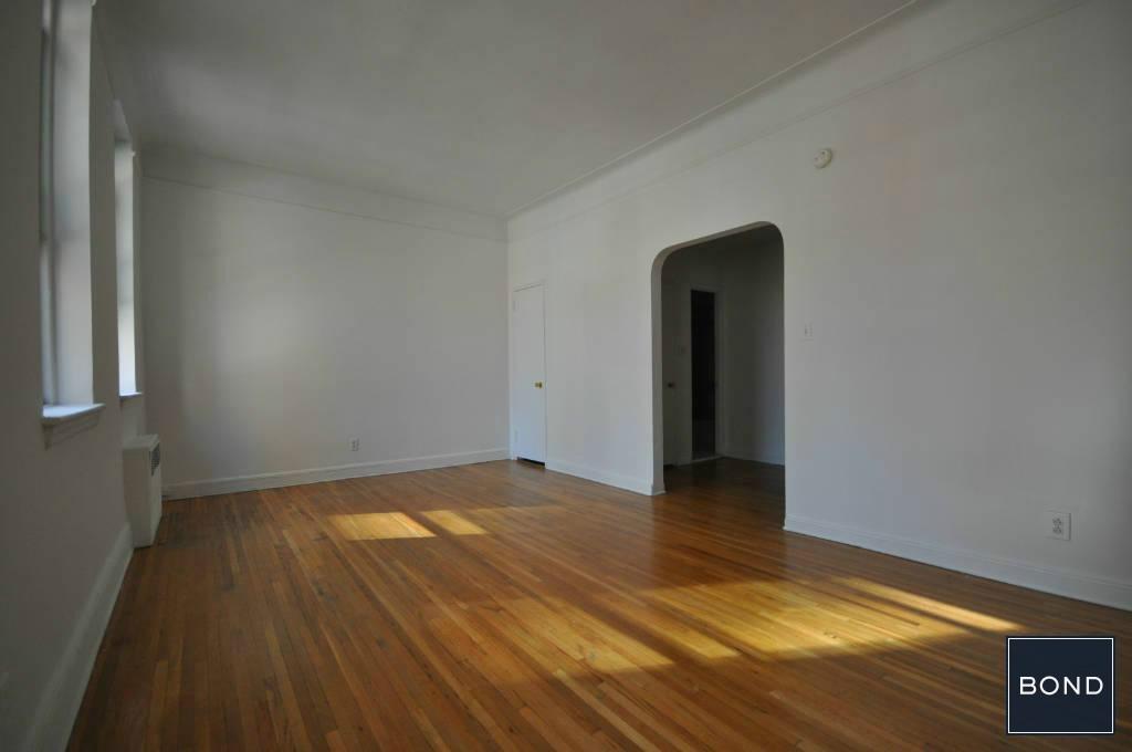 Primary Photo - 201 E 76th St