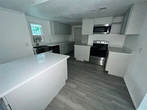Building Photo - 30107 Campwood Dr