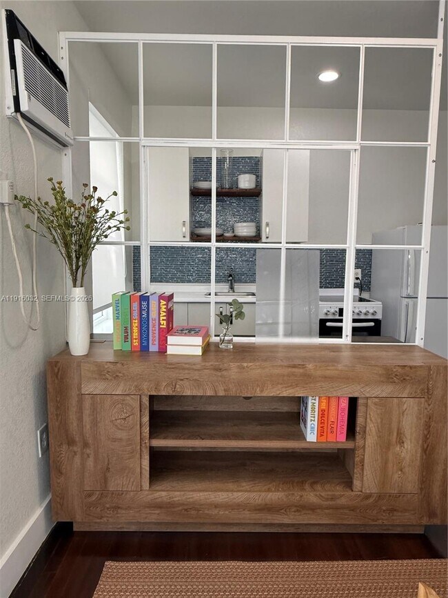 Foto del edificio - 723 2nd St