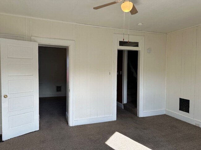 Foto del edificio - 735 E Chestnut St