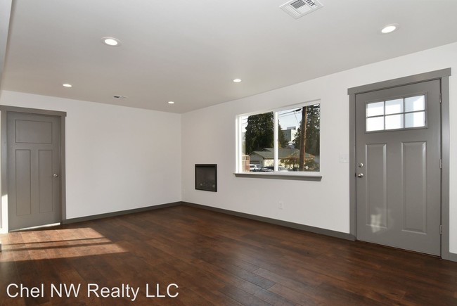 Building Photo - 3 br, 2 bath House - 10126 NE 186th St