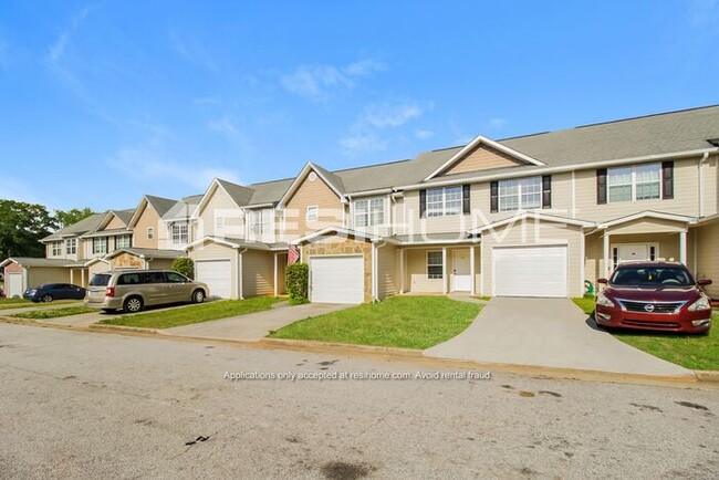 Building Photo - 110 Bedrock Pl