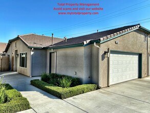Building Photo - 3054 Bright St