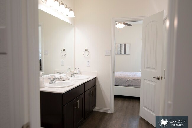 Foto del edificio - 10112 Spice Ln