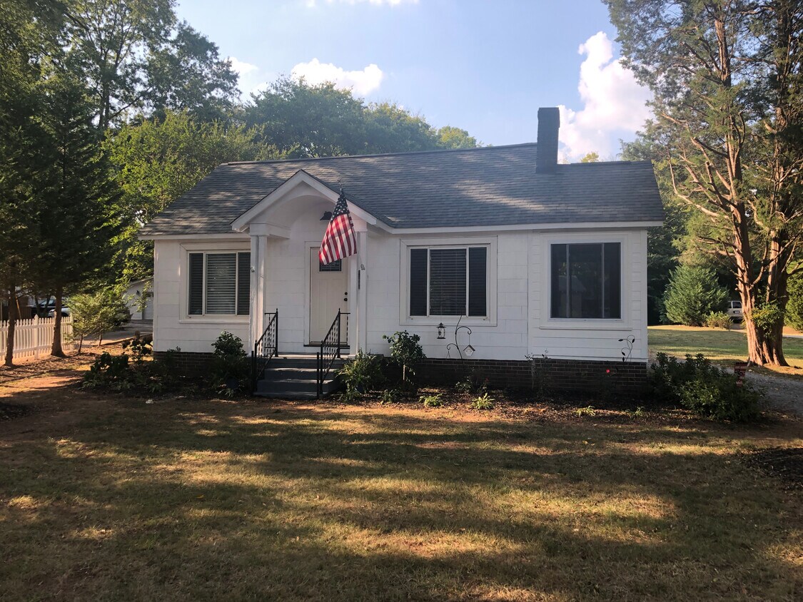 Foto principal - 516 S Main St