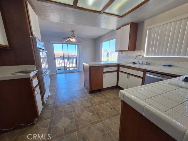 Foto del edificio - 1166 W 23rd St