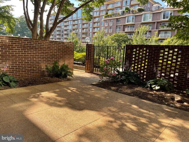 Foto del edificio - 520 N St SW