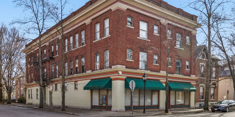 Primary Photo - 104 Brown St