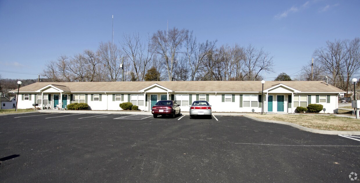 Building Photo - 701-735 Shamrock Ave