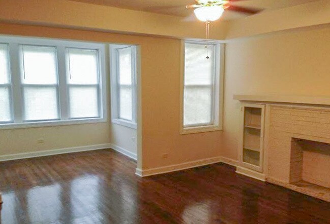 Building Photo - 4818 N Wolcott Ave