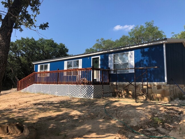 Building Photo - 325 CR 124