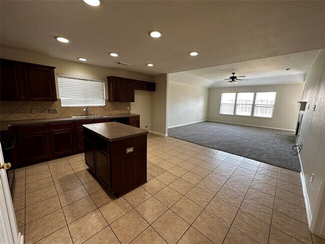 Building Photo - 10210 Canyon Rose Ln