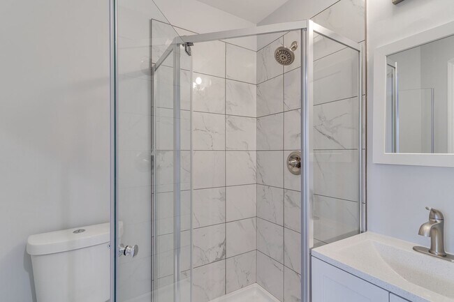 Foto del edificio - Newly Renovated Temple Apartment