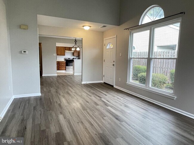 Foto del edificio - 294 Woods Edge Pl