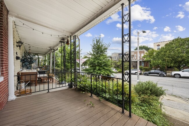 Building Photo - 714 W 33rd St