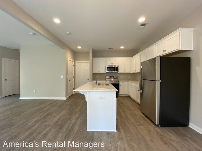 Building Photo - 4 br, 2.5 bath House - 7940 St. James Drive