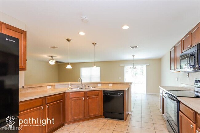 Foto del edificio - 3 br, 2.5 bath House - 11205 Running Pine ...