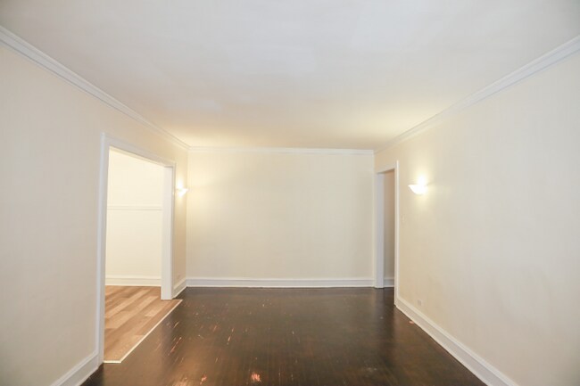 Foto del edificio - 2402 W Lunt Ave