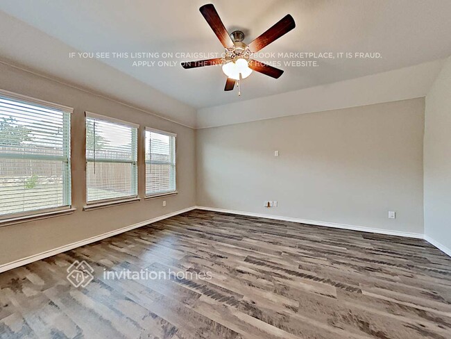 Building Photo - 717 Jamestown Ln