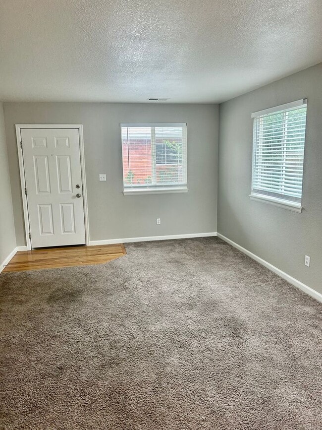 Photo - Charming 3bd/2ba in Mayfair Neighborhood! House