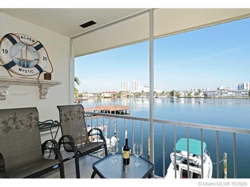 Primary Photo - 300 Golden Isles Dr